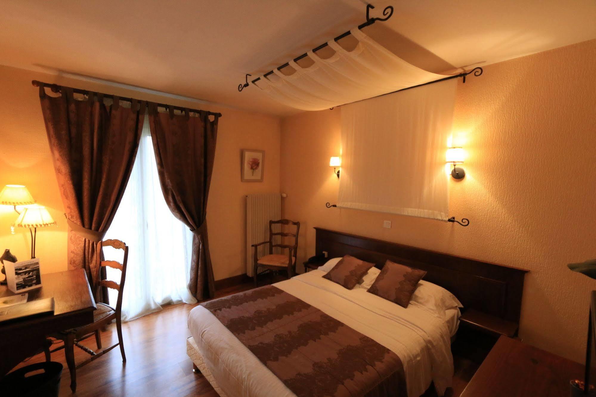 La Boisse Logis Hotel Le Petit Casset מראה חיצוני תמונה