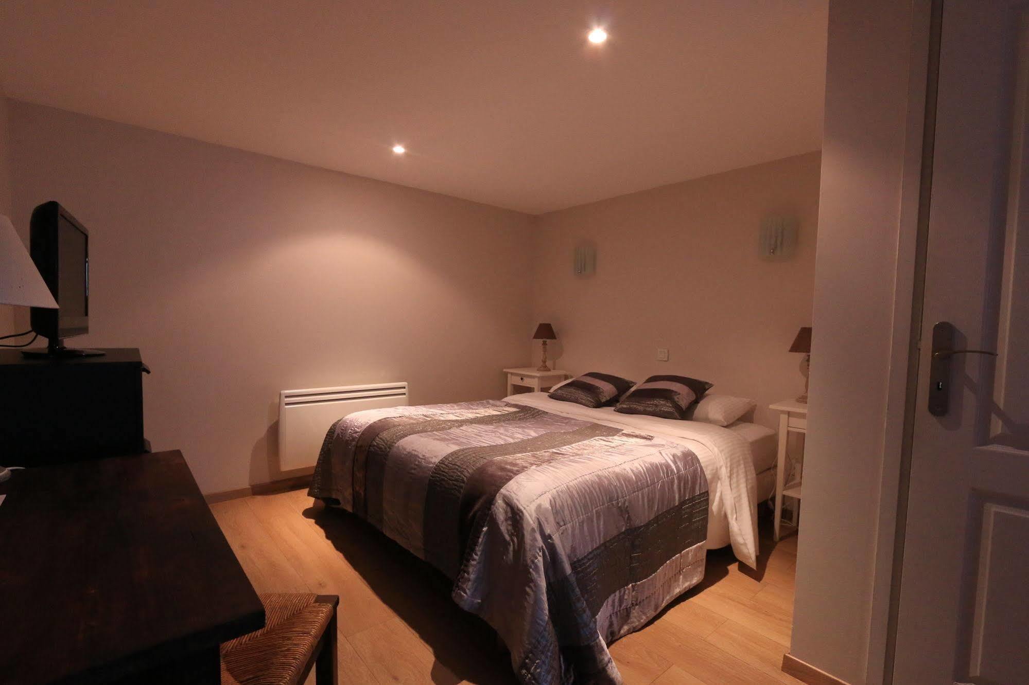 La Boisse Logis Hotel Le Petit Casset מראה חיצוני תמונה